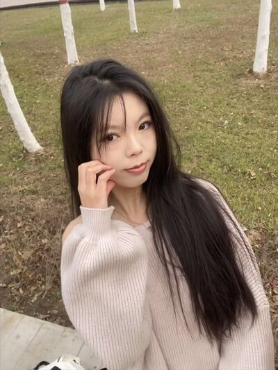 8a1d32f6-0fb4-4f03-8fe2-694449ad15e5's hot photo – thumbnail