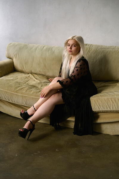 7b8005ec-4a77-4b94-b5bf-6ae5c6c326b6's hot photo – thumbnail